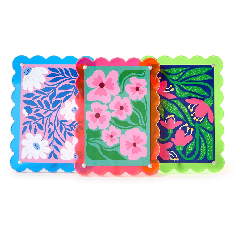 Assorted Scalloped Edge Acrylic Photo Frame