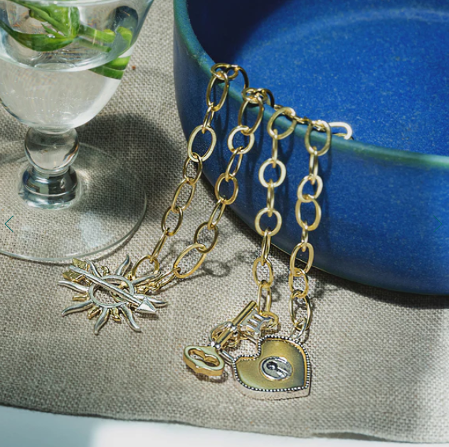 Lighthunter Toggle Necklace